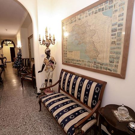 Hotel WELL COME - Palazzo Reale Napoli Esterno foto